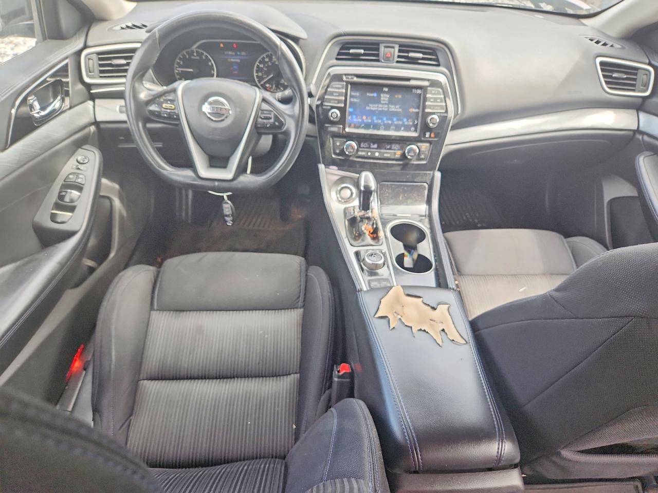 2017 NISSAN Maxima