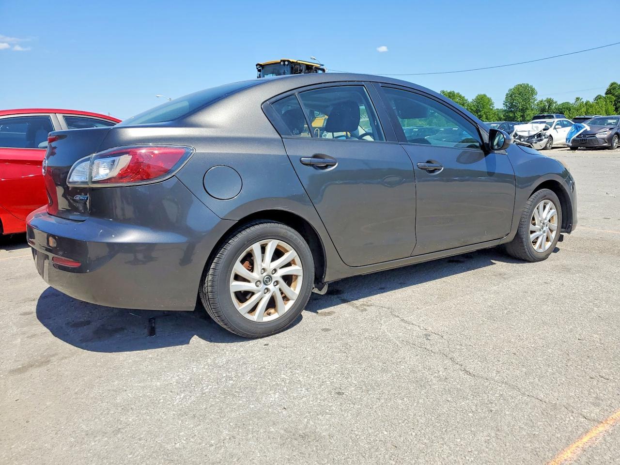 2013 MAZDA 3
