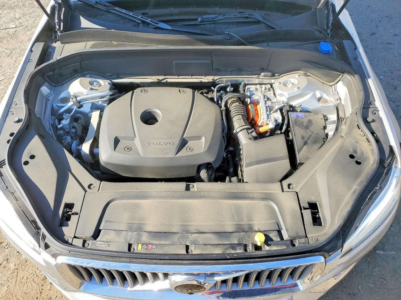 2022 VOLVO XC90