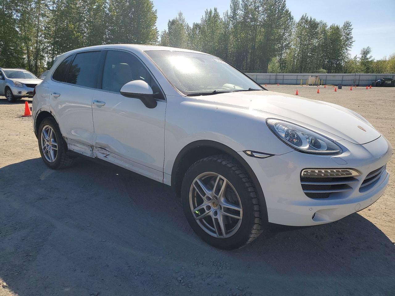 2014 PORSCHE CAYENNE
