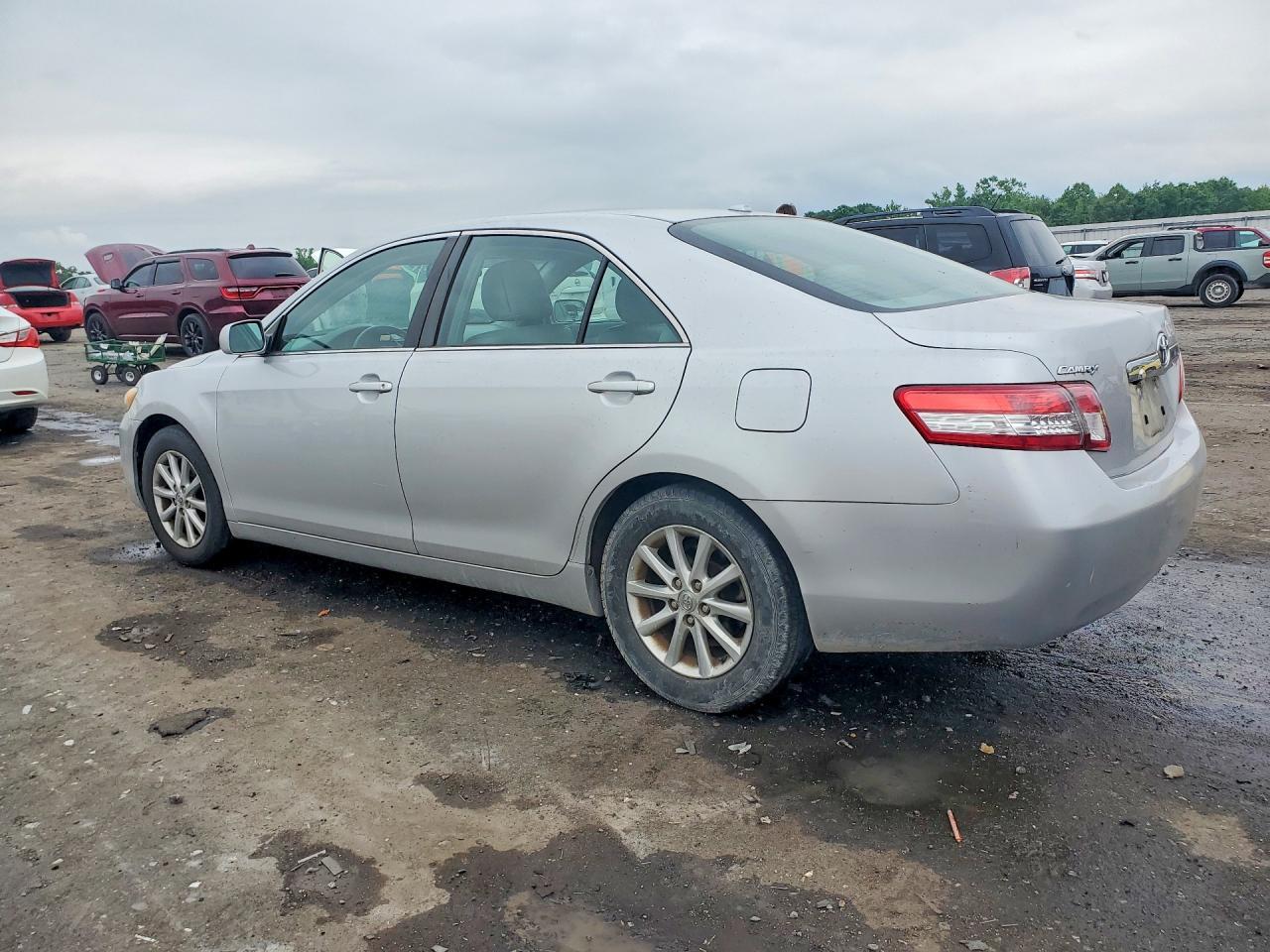 2011 TOYOTA CAMRY