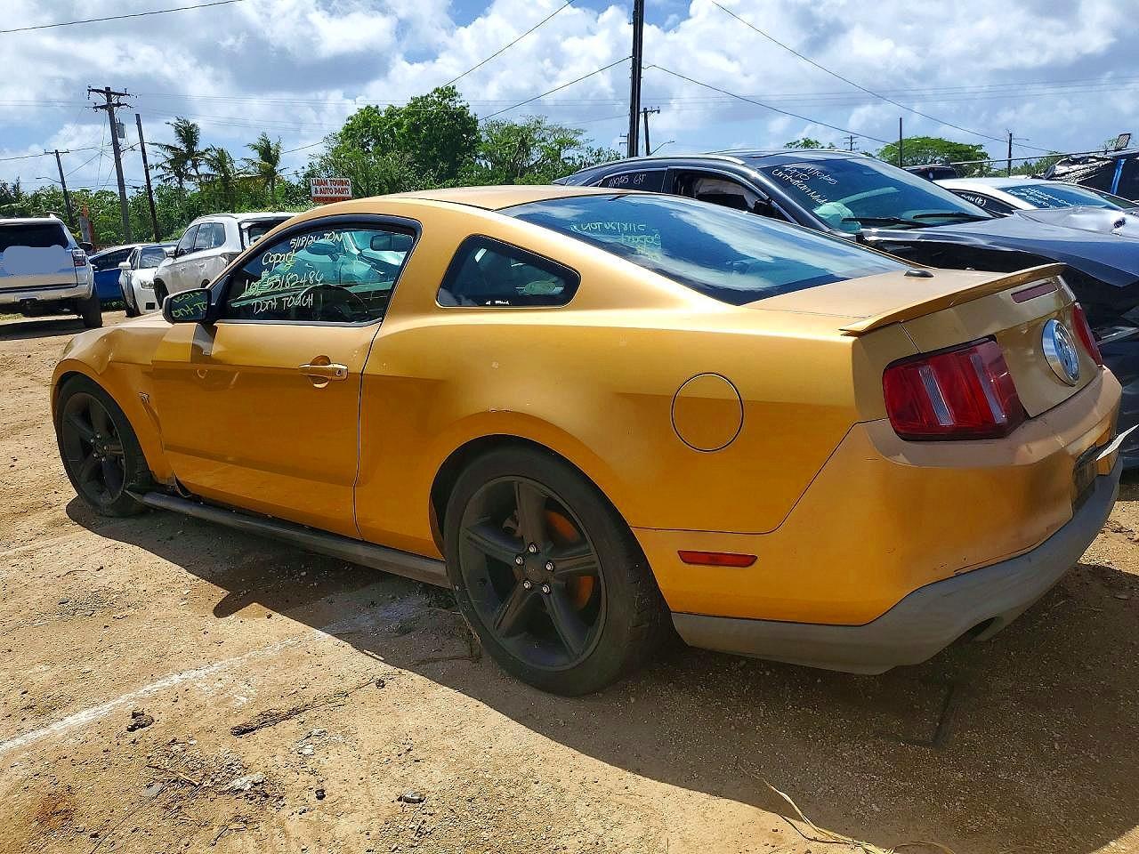 2010 FORD MUSTANG