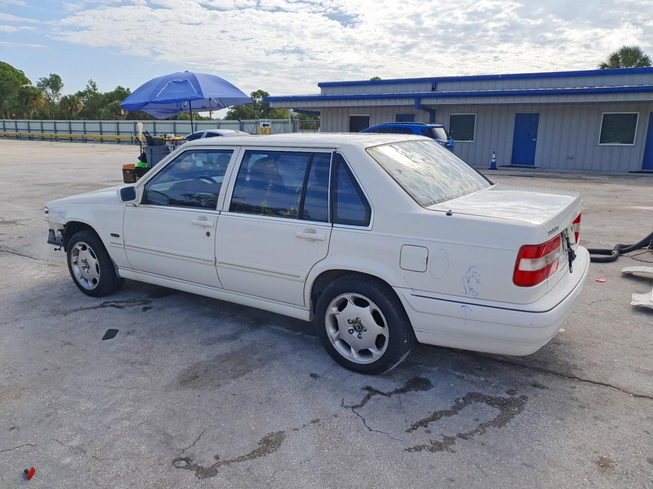 1998 Volv S90