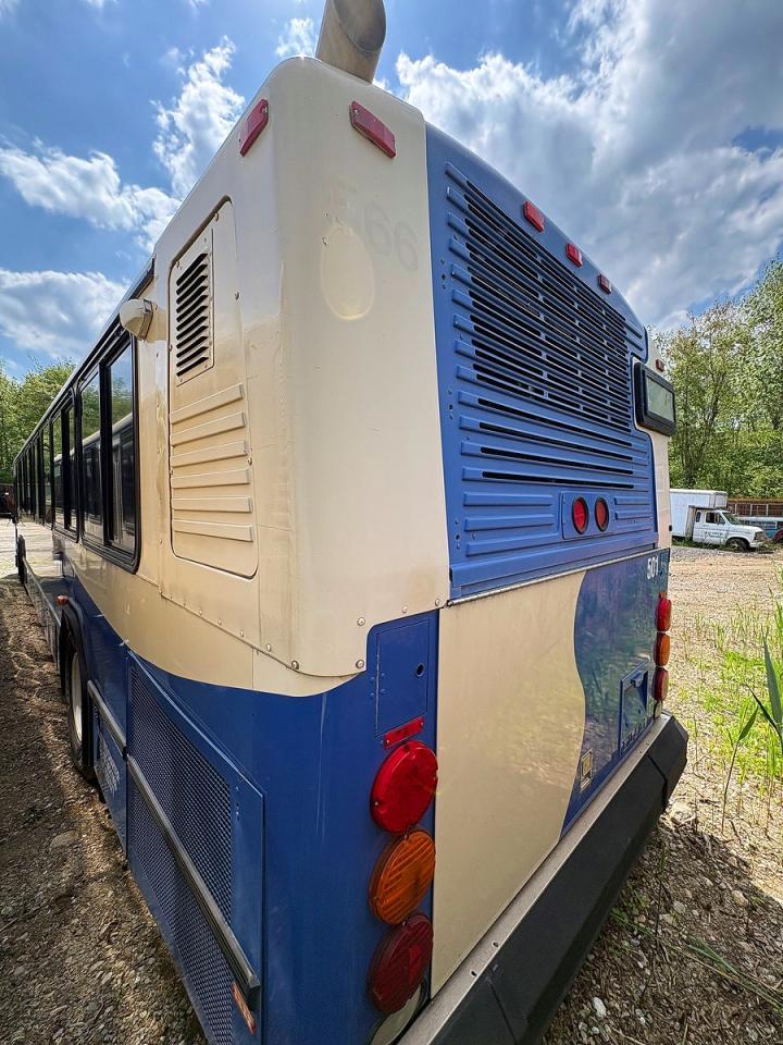 2005 Gillig Transit Bus