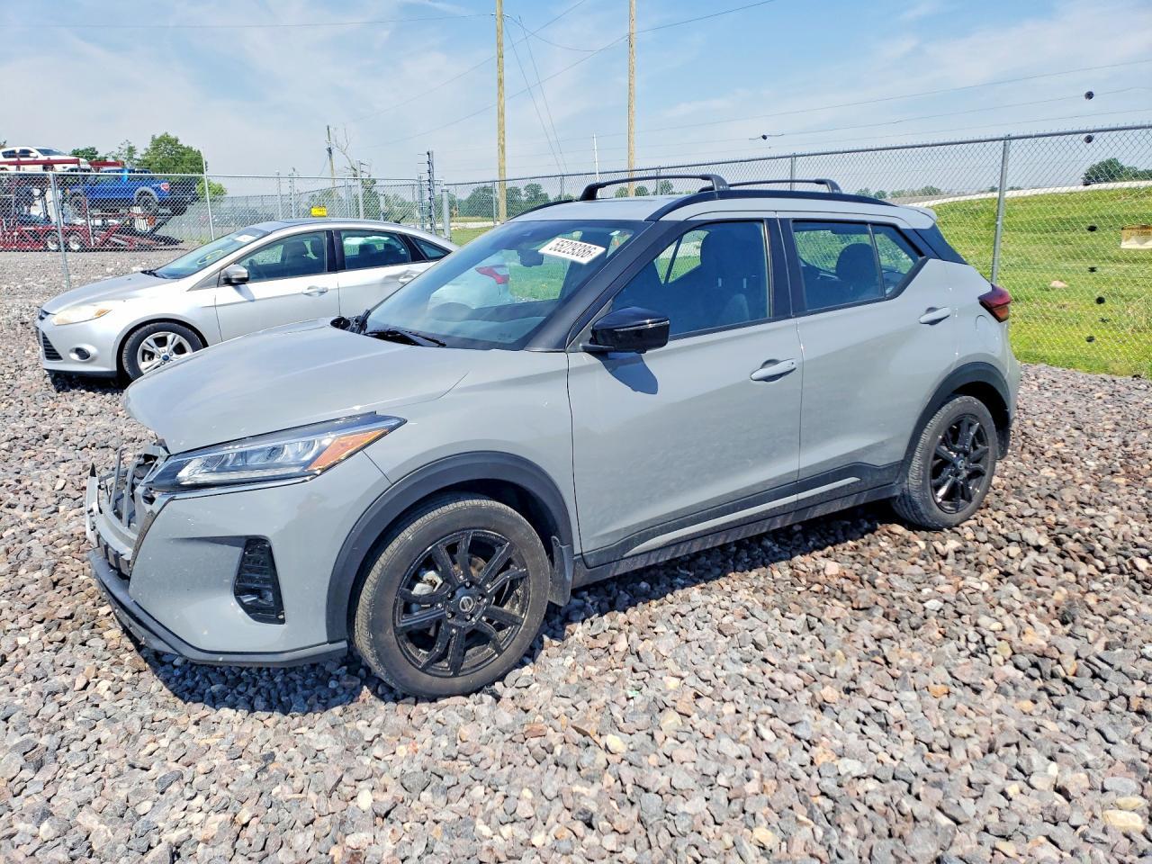 2021 NISSAN KICKS