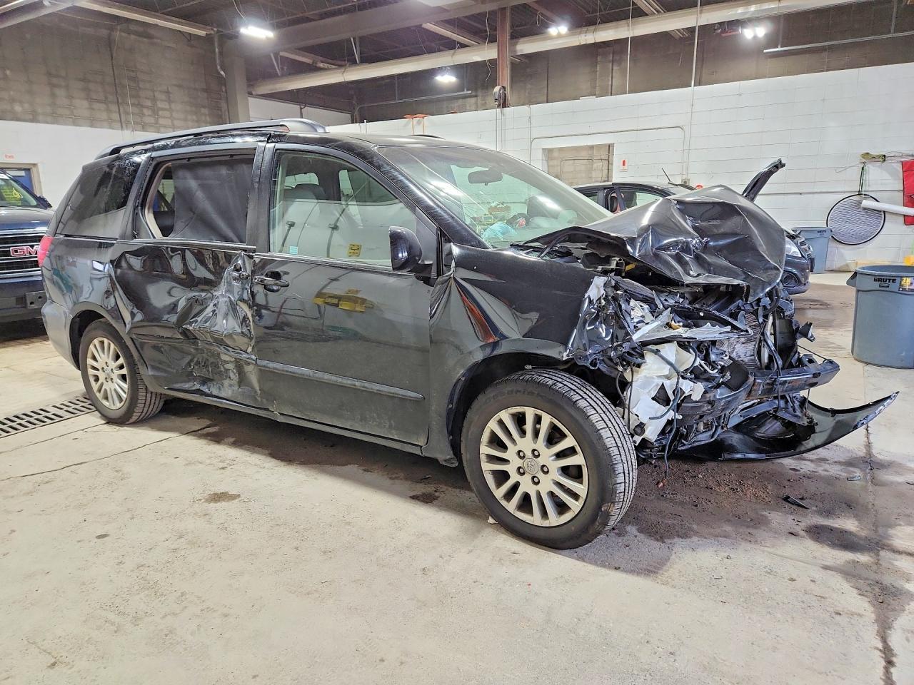 2008 TOYOTA SIENNA