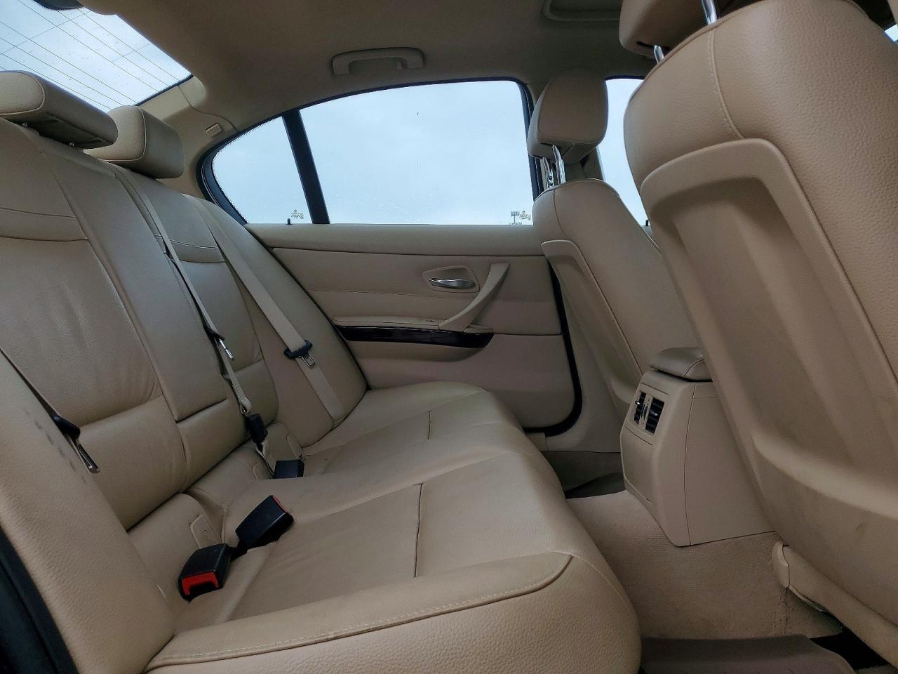 2011 BMW 3 SERIES