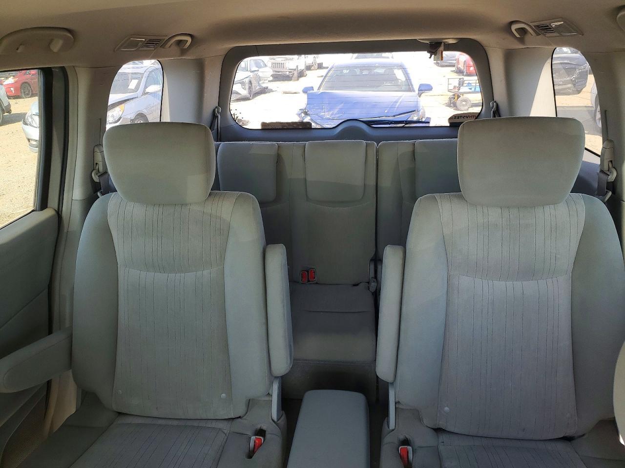 2013 NISSAN Quest