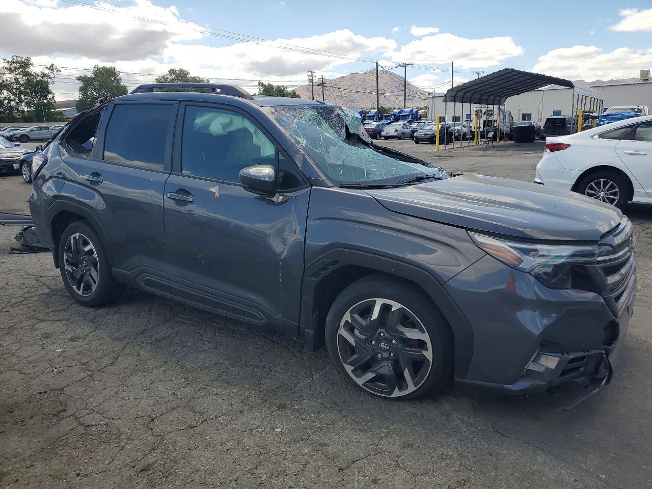 2025 SUBARU FORESTER