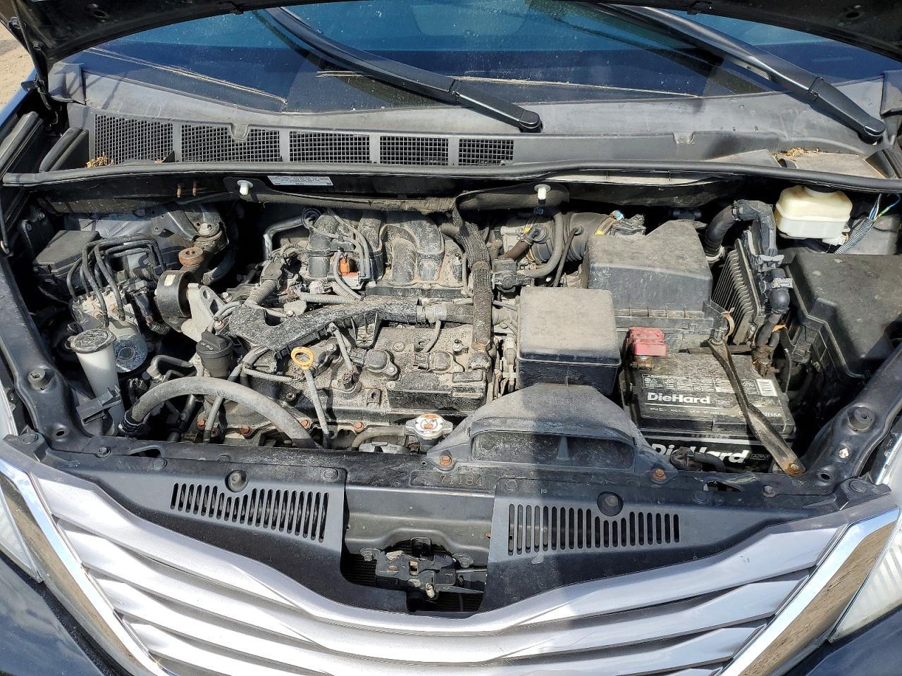 2017 TOYOTA SIENNA