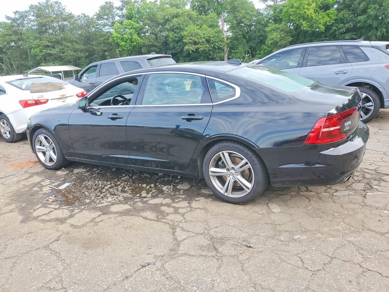 2018 VOLVO S90