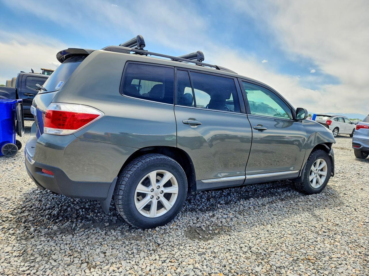 2011 TOYOTA HIGHLANDER