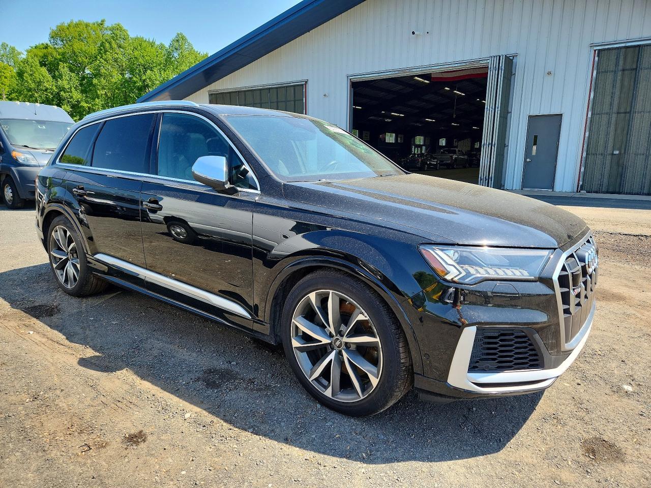 2022 AUDI SQ7