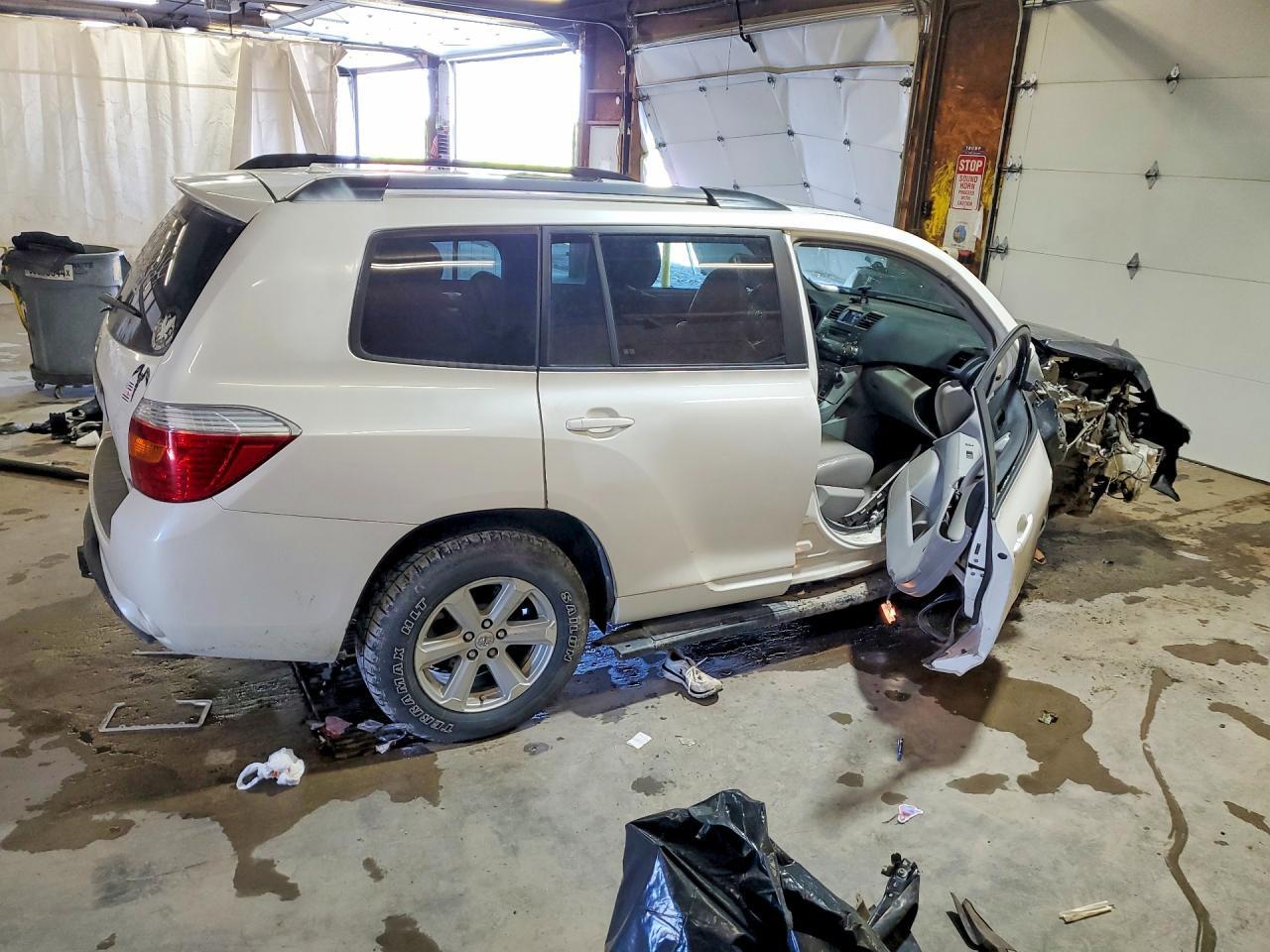 2010 TOYOTA HIGHLANDER