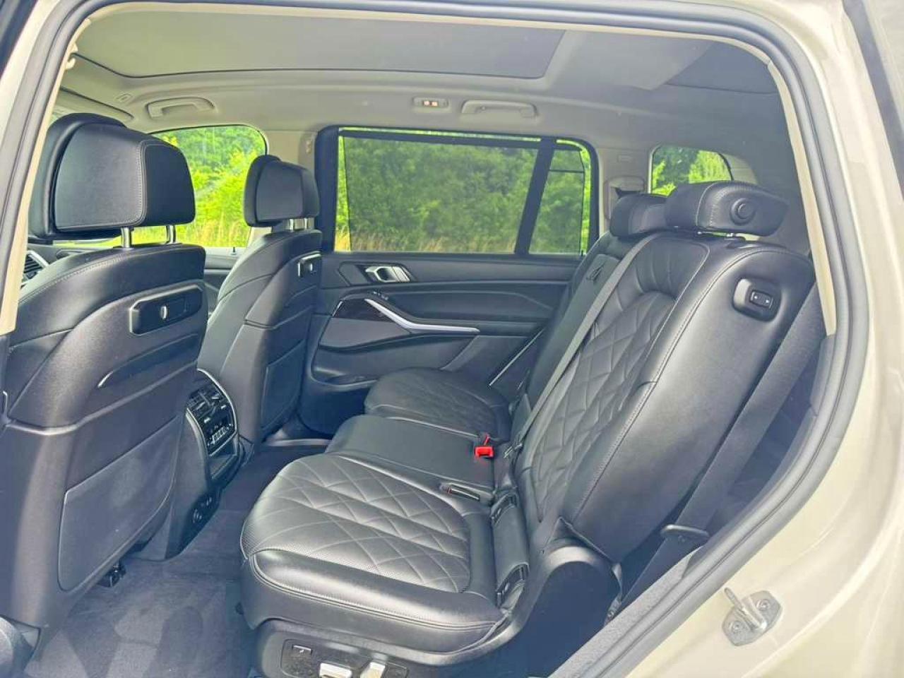2023 BMW X7