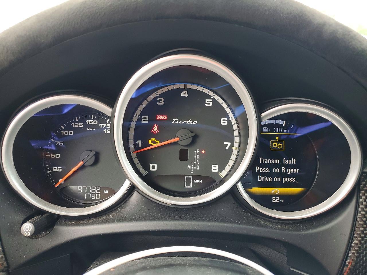 2016 PORSCHE Macan