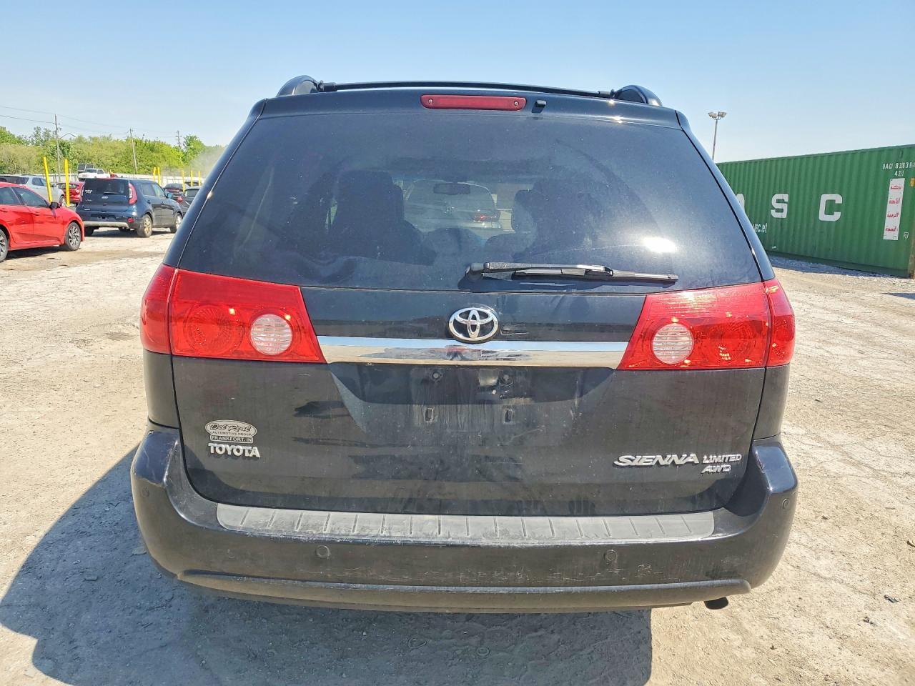 2010 TOYOTA SIENNA