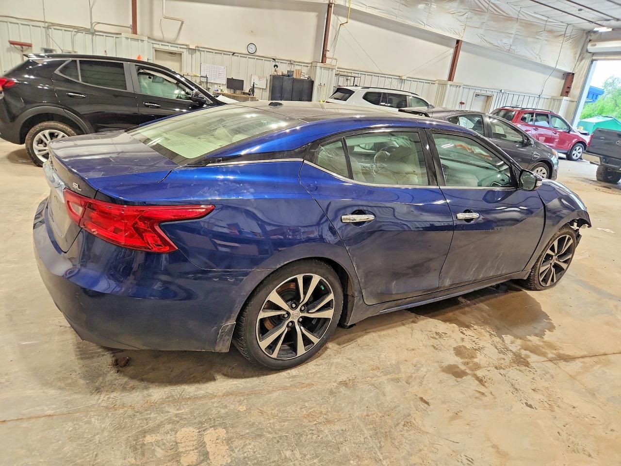 2017 NISSAN Maxima