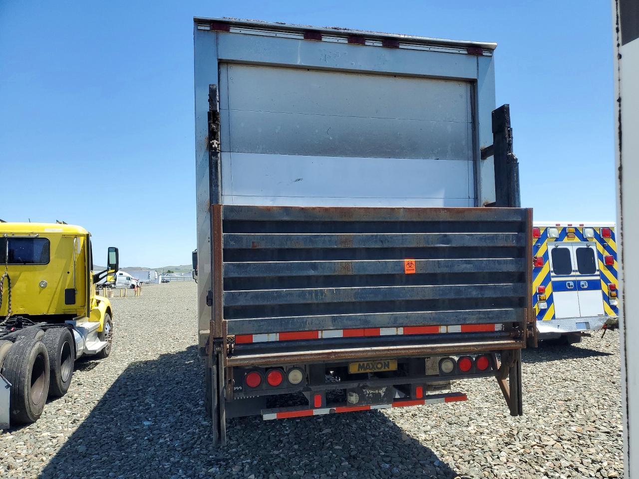 2008 FREIGHTLINER M2