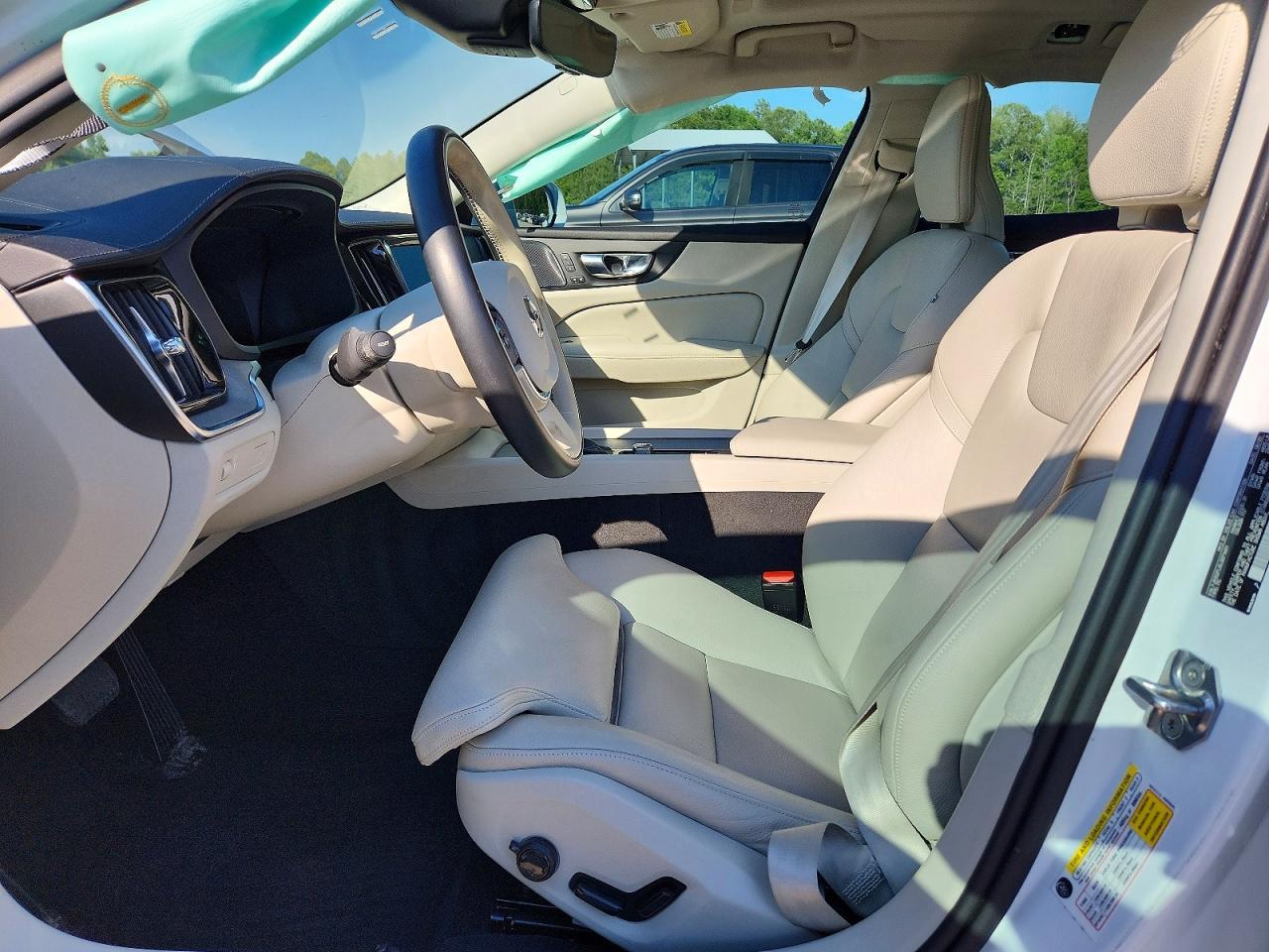 2020 VOLVO S60