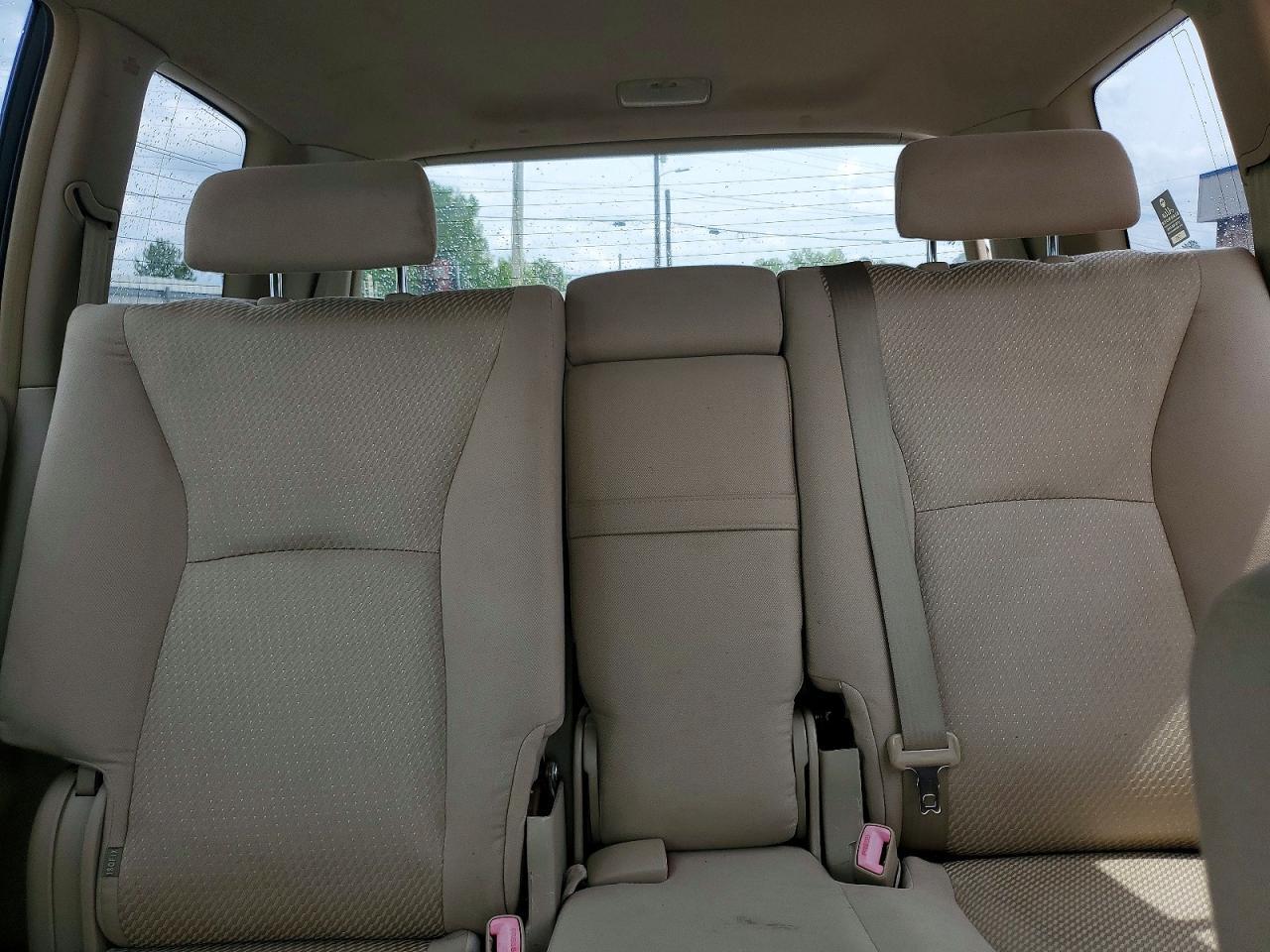 2004 TOYOTA HIGHLANDER