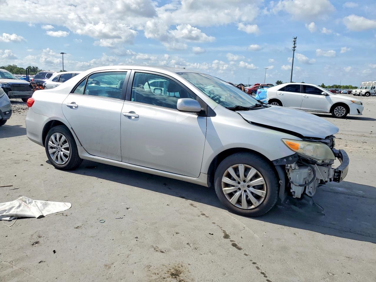 2013 TOYOTA COROLLA