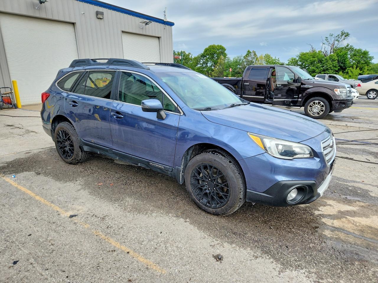 2017 SUBARU Outback