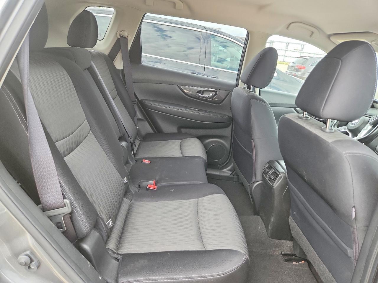 2017 NISSAN ROGUE