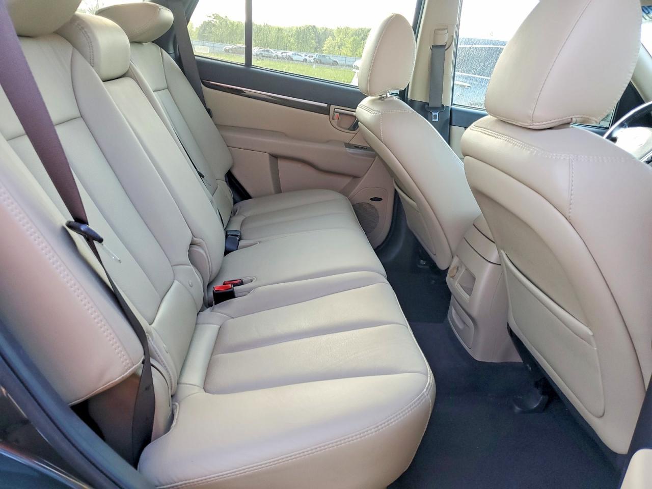 2011 HYUNDAI SANTA FE