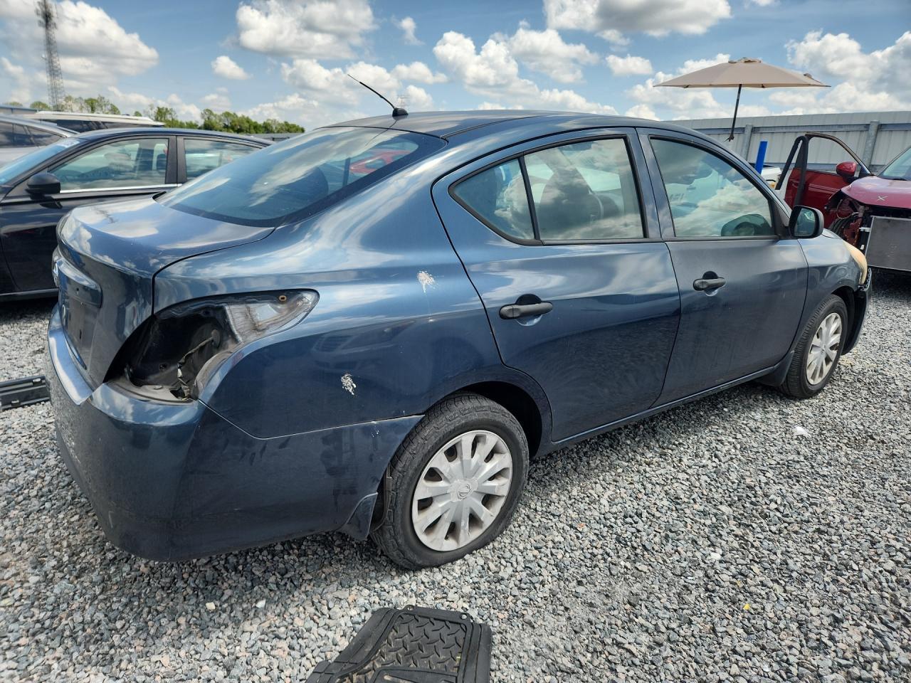 2015 NISSAN VERSA