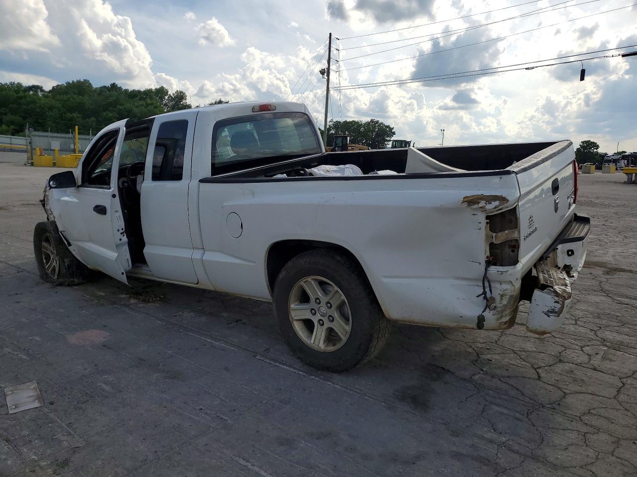 2011 DODGE Dakota