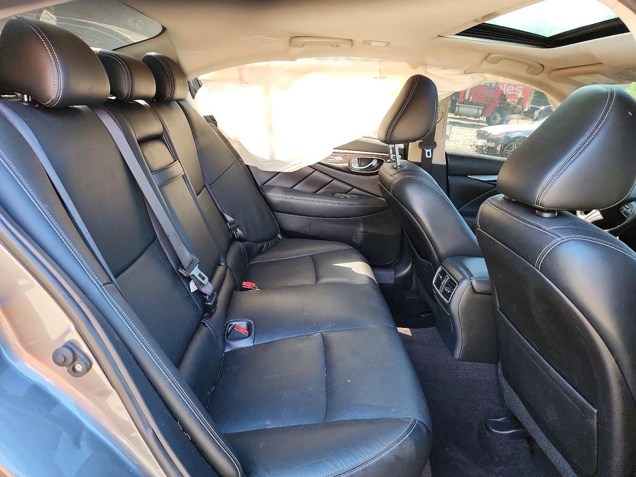 2017 INFINITI Q50