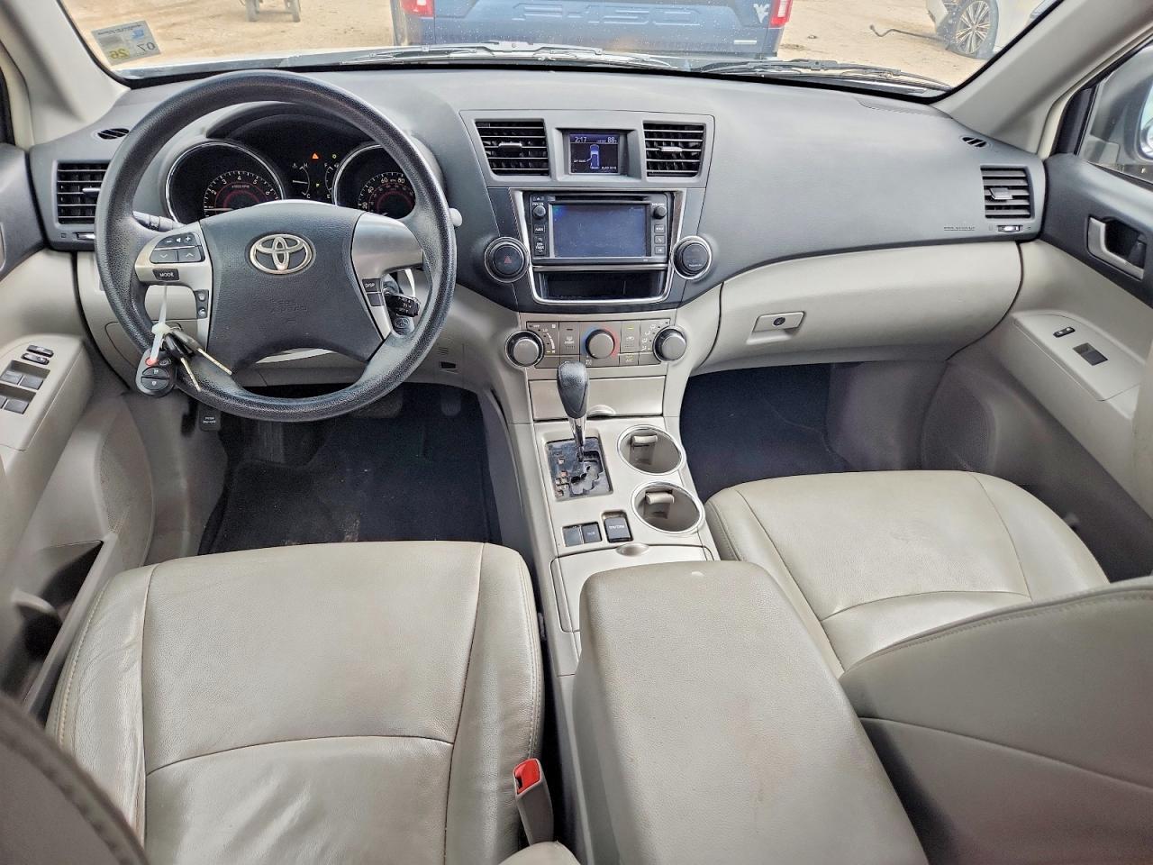 2013 TOYOTA HIGHLANDER