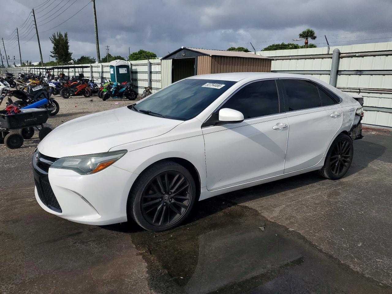 2016 TOYOTA CAMRY