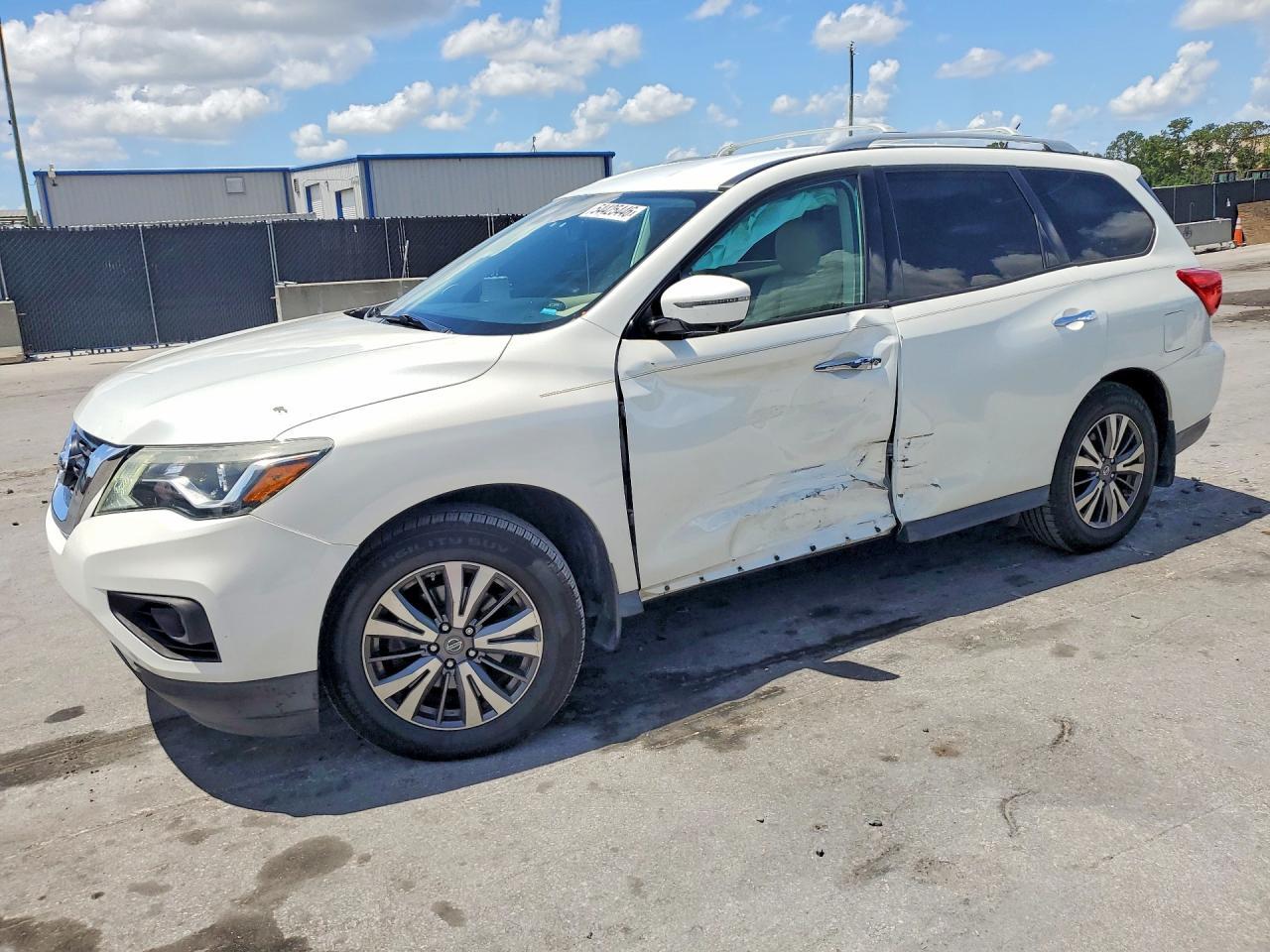 2017 NISSAN PATHFINDER