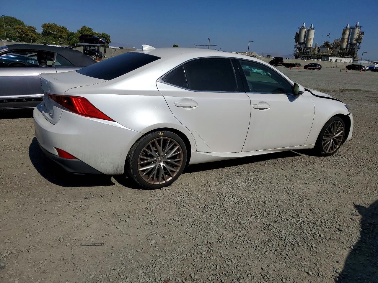 2018 LEXUS IS 300