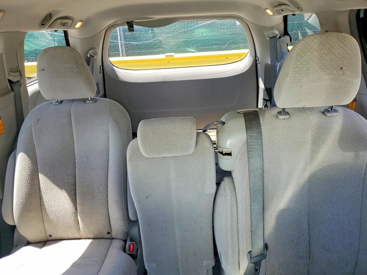 2013 TOYOTA SIENNA