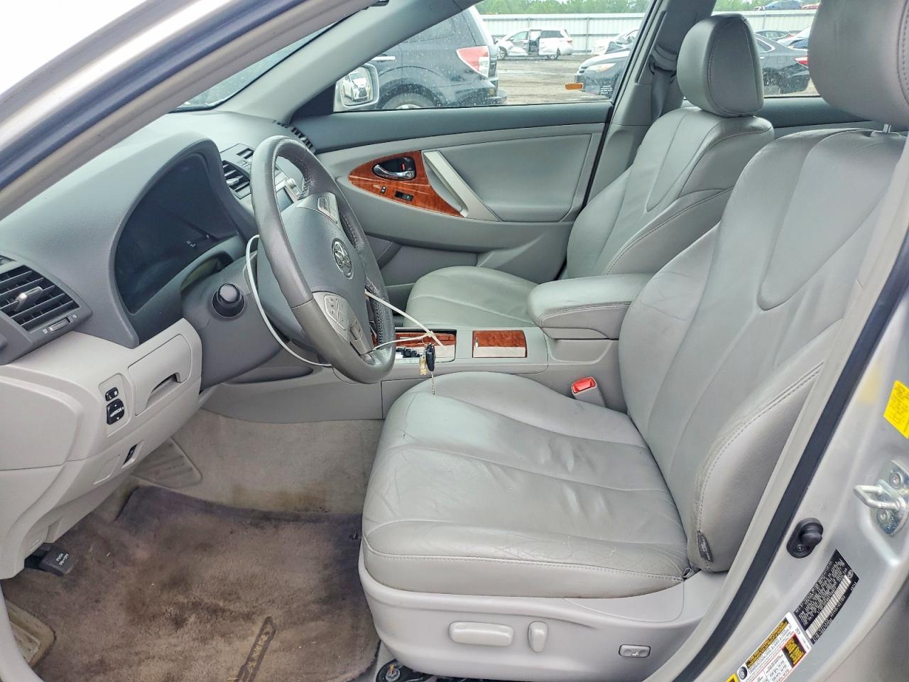 2011 TOYOTA CAMRY