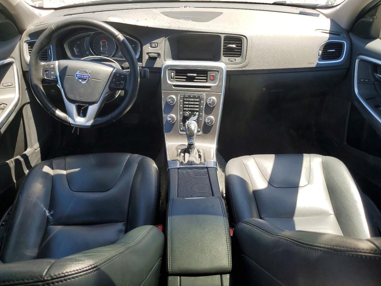 2015 VOLVO S60
