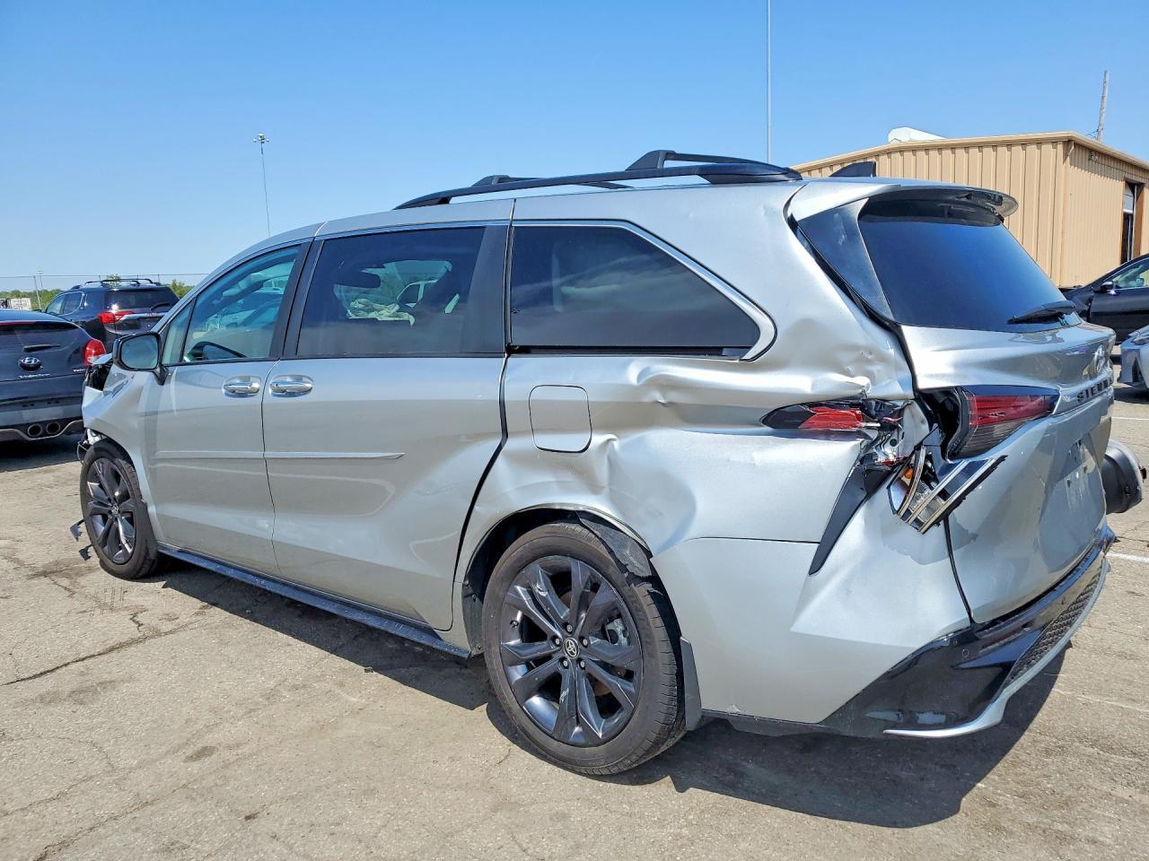 2024 TOYOTA SIENNA