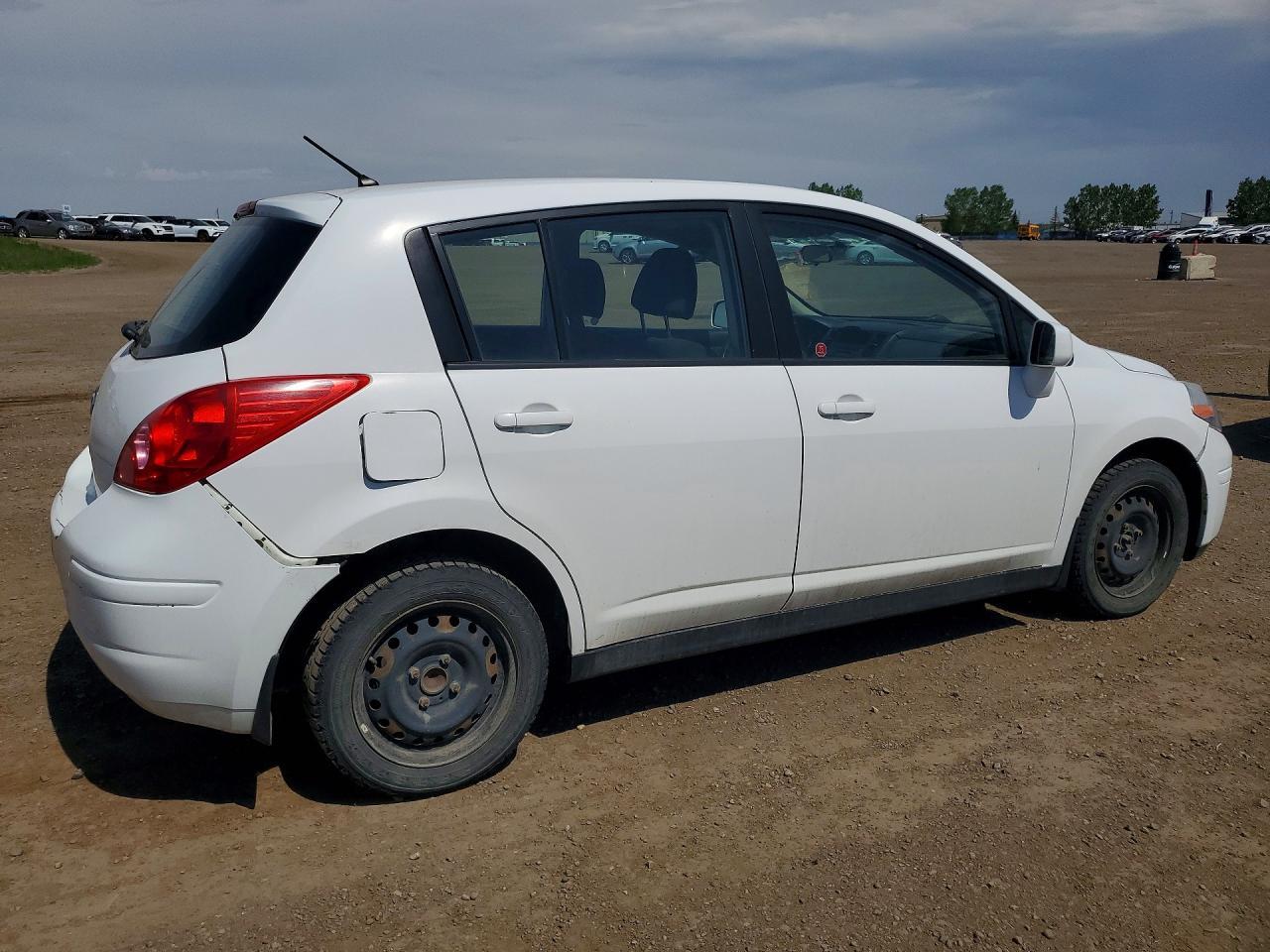 2011 NISSAN VERSA