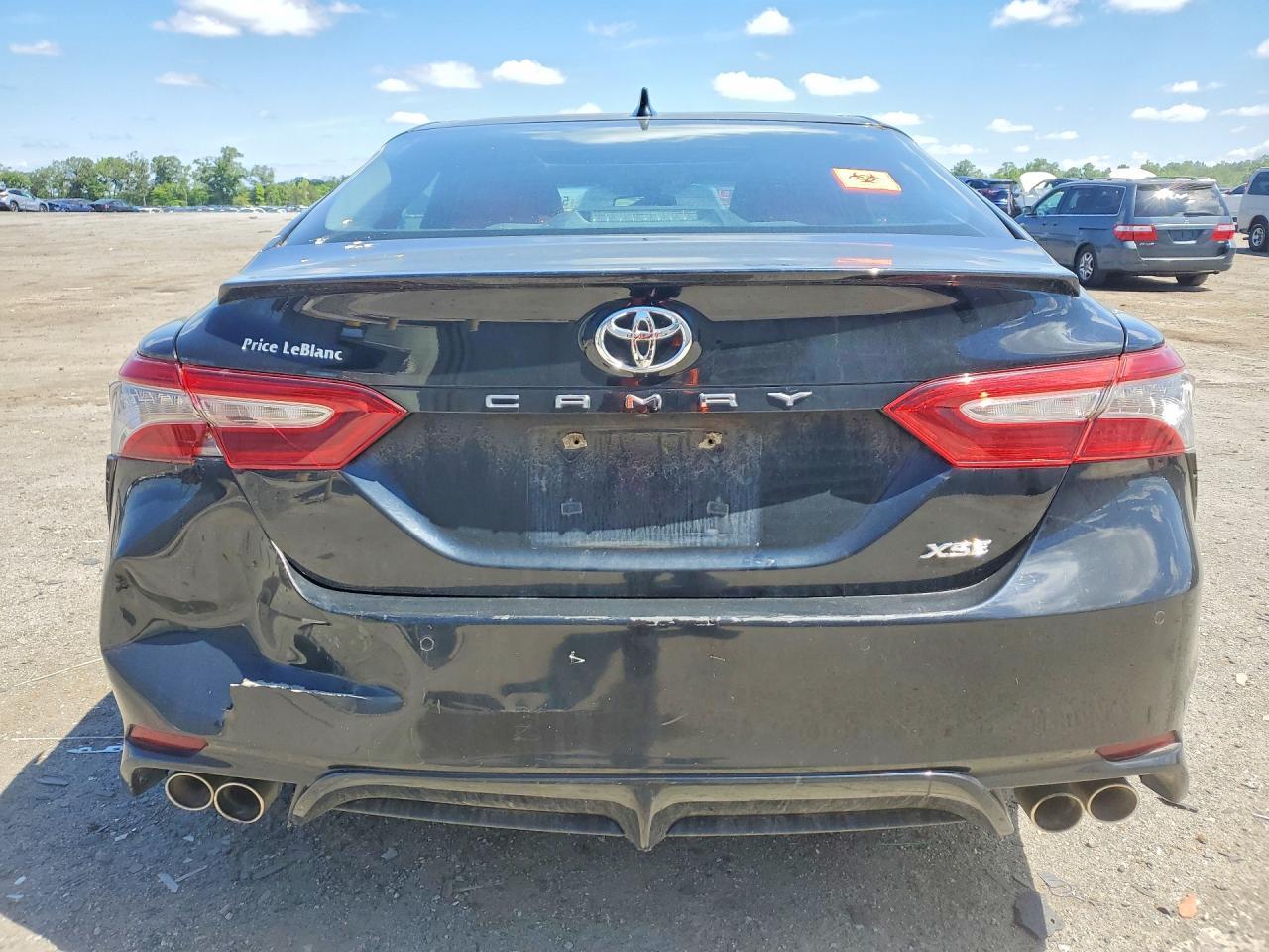 2018 TOYOTA CAMRY