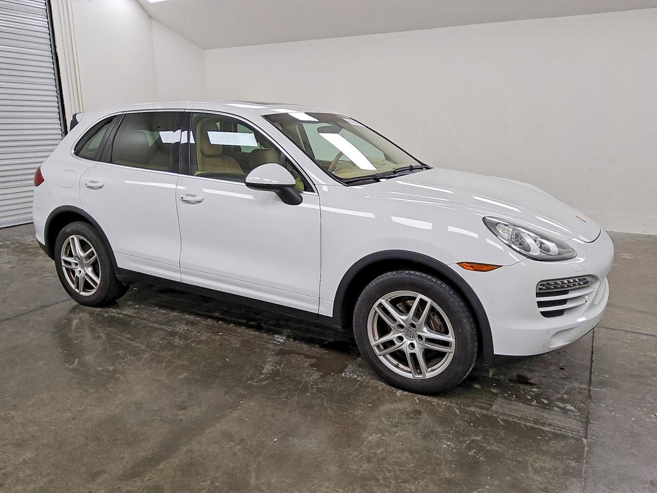 2013 PORSCHE CAYENNE