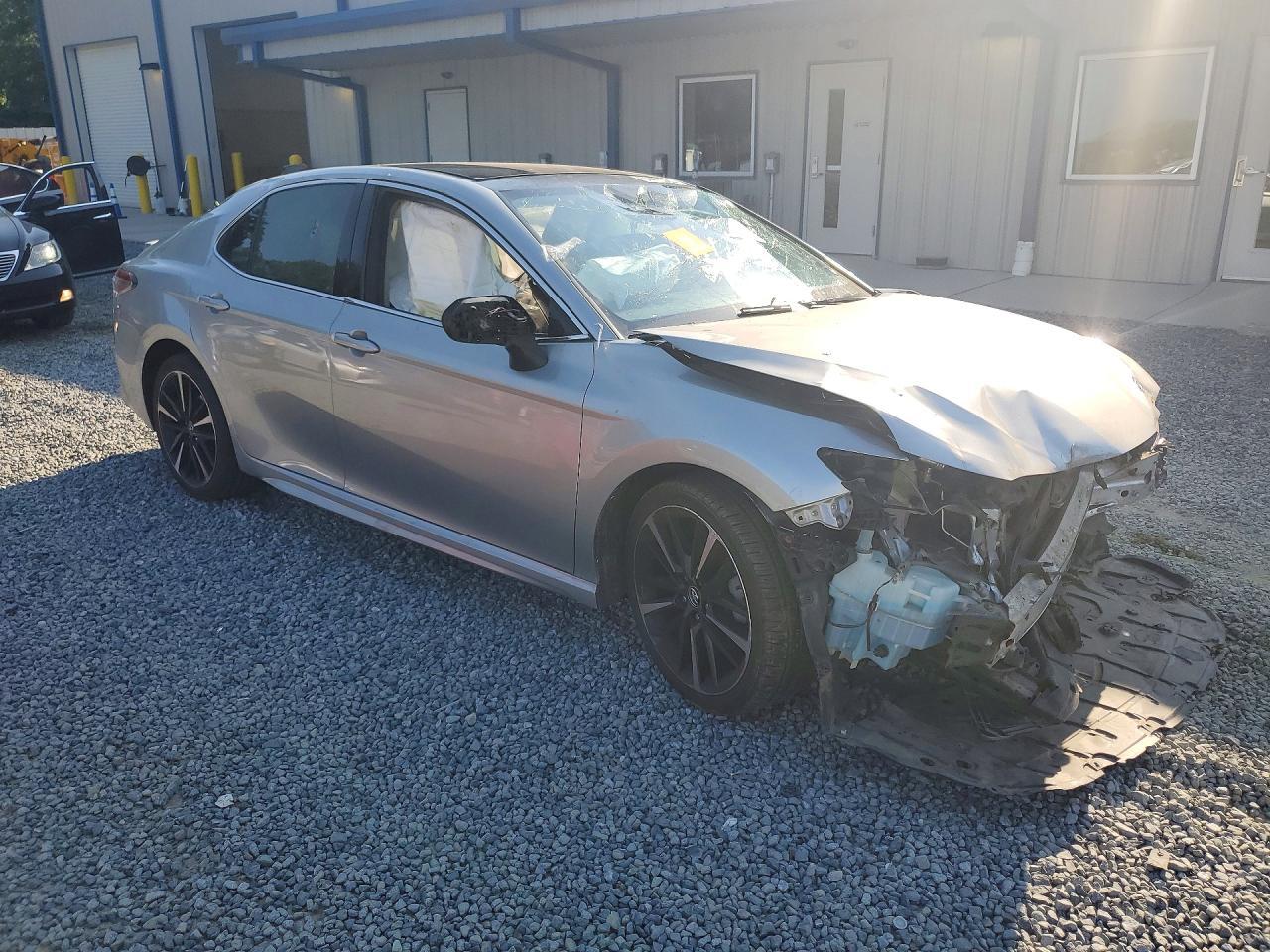 2018 TOYOTA CAMRY