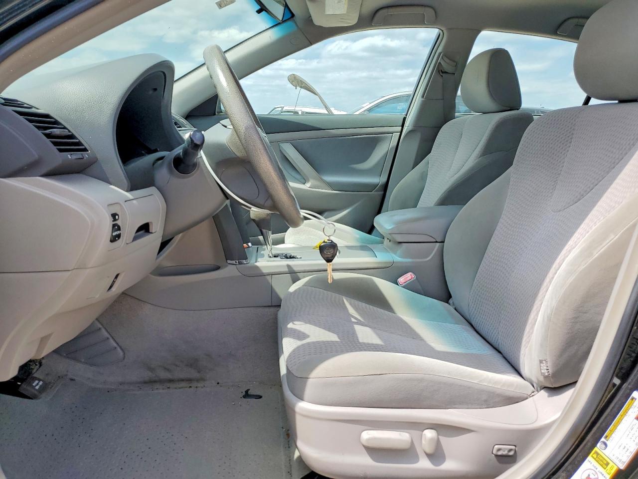2011 TOYOTA CAMRY
