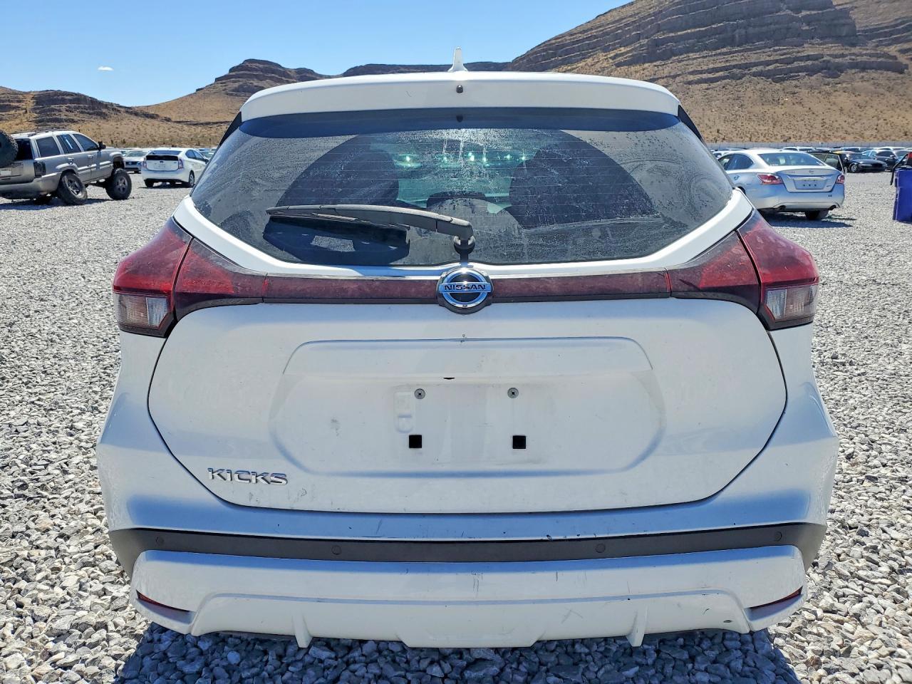 2021 NISSAN KICKS