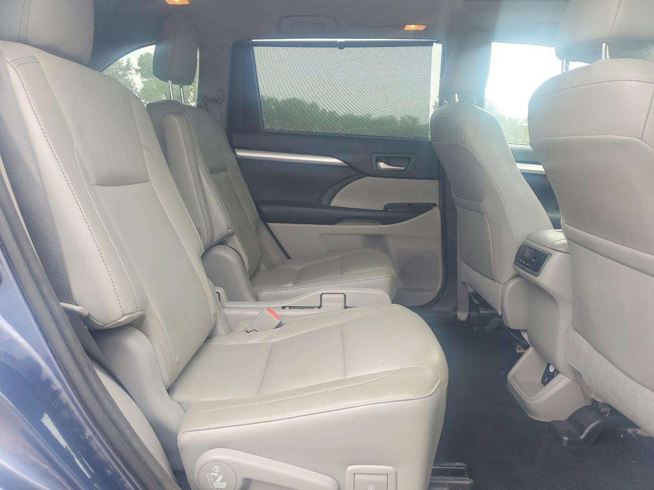 2015 TOYOTA HIGHLANDER