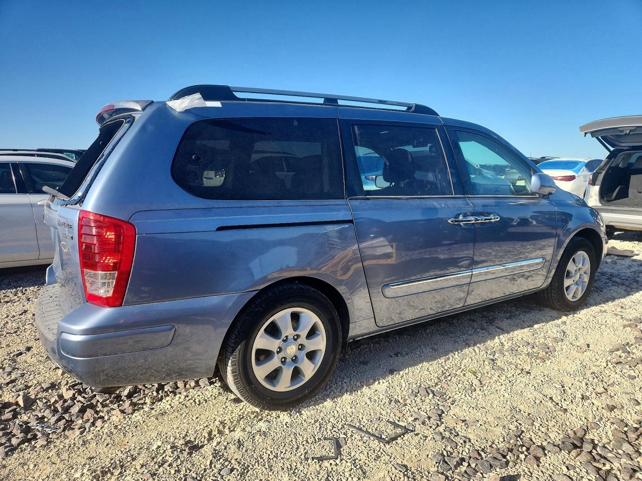 2007 HYUNDAI Entourage