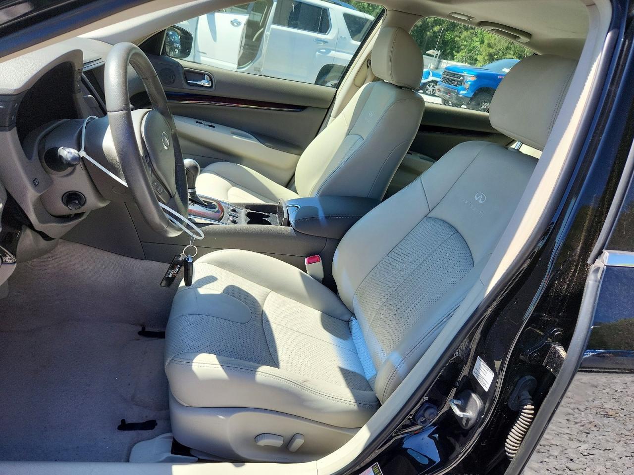 2012 INFINITI G37