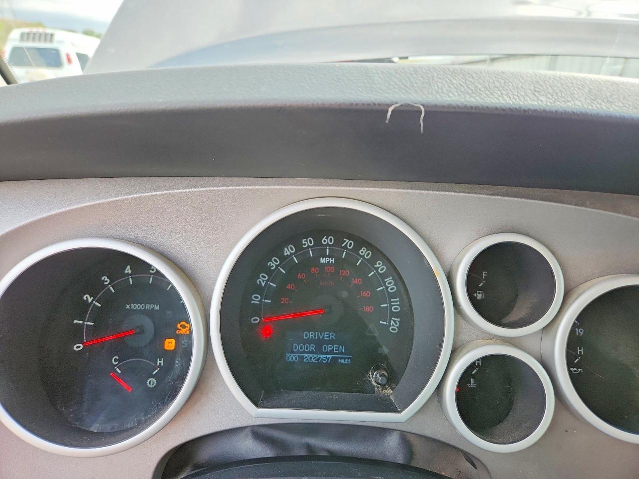 2011 TOYOTA TUNDRA